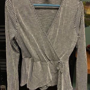 V neck tie waist top